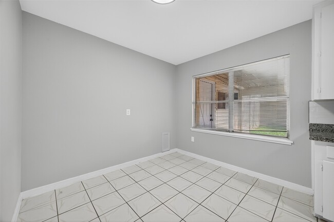 Building Photo - 6741 Feldspar St