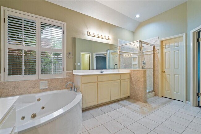 Building Photo - 1414 Dapplegrey Ln