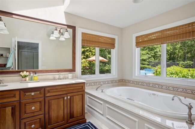 Building Photo - 8 Indian Pipe Dr