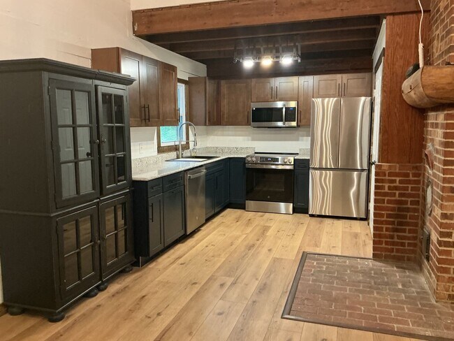 Building Photo - 360 Wood Landing Rd