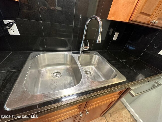 Building Photo - 310 Oleander Pl