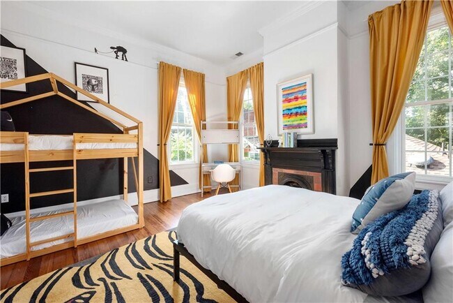 Building Photo - 383 Park Ave SE