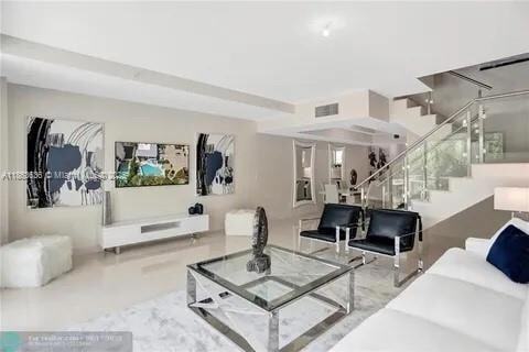 Building Photo - 3030 N Ocean Blvd
