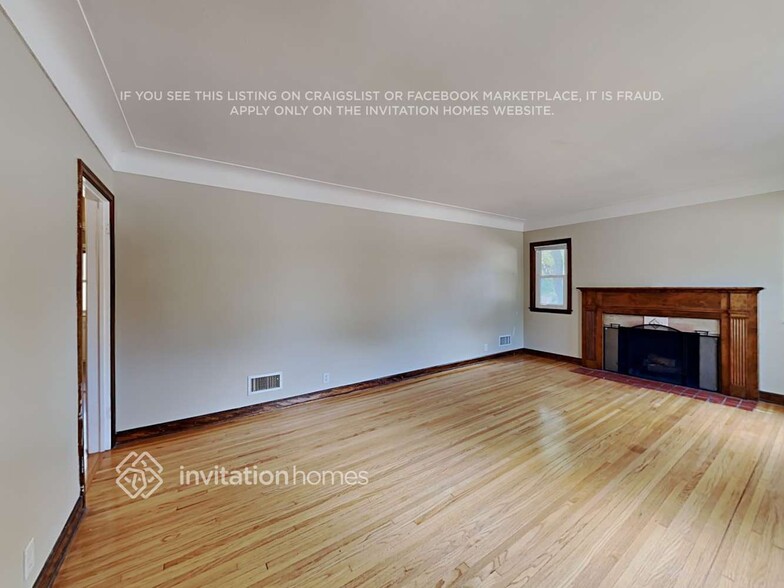 Building Photo - 2240 E 42nd St