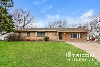 Building Photo - 1400 Gary Dr