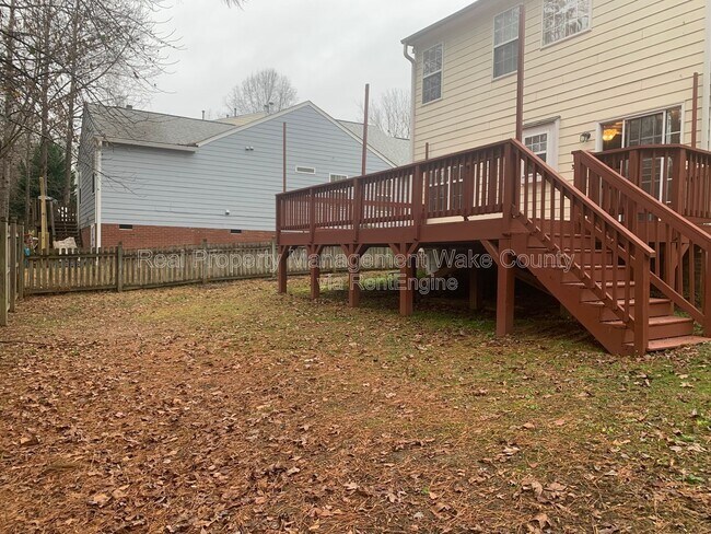 Building Photo - 400 Brierridge Dr