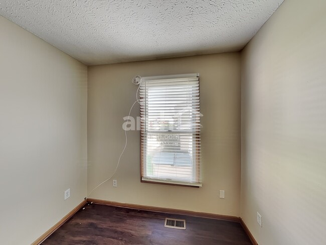 Building Photo - 8210 Mariposa St