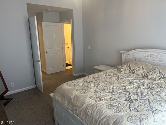 Building Photo - 263 Old Farm Dr