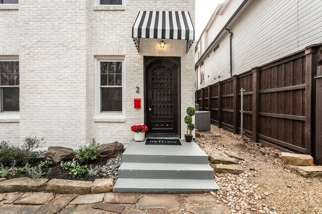 Building Photo - 4204 Prescott Ave