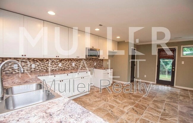 Building Photo - 2126 Brooks Ave