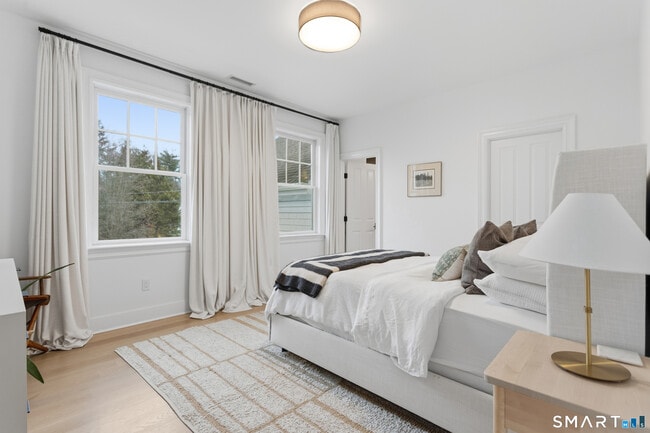 Building Photo - 4 Winker Ln