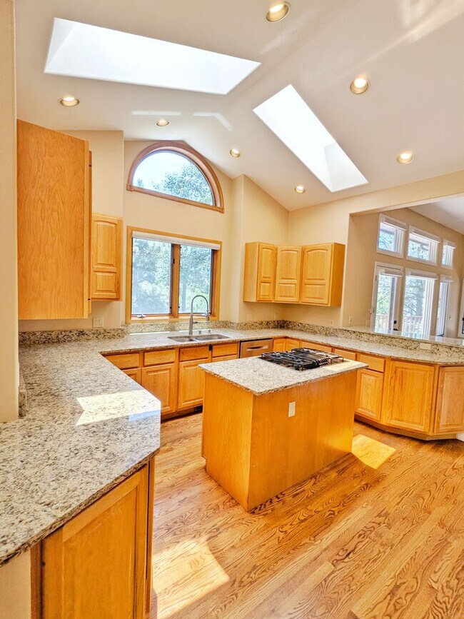 Building Photo - Beautiful Home In Monument