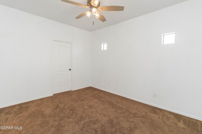 Building Photo - 14749 Sand Gate Dr
