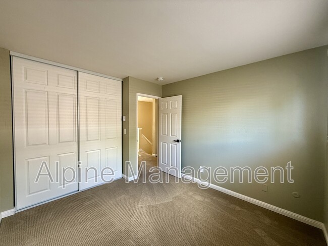 Building Photo - 2657 Kentworth Way