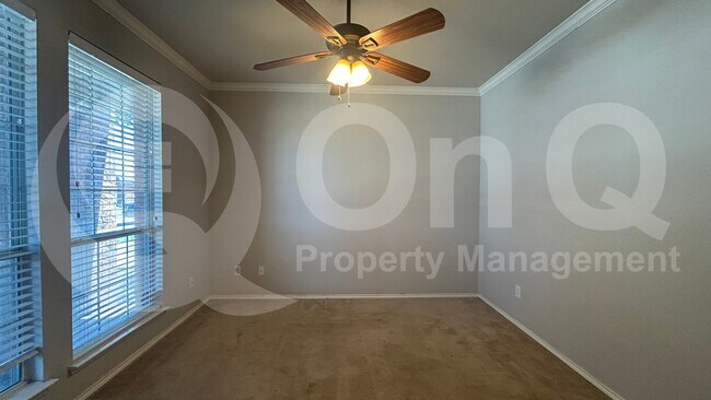 Building Photo - 9537 Navarro St