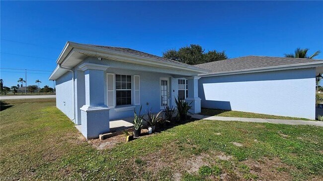 Building Photo - 1316 NE 16th Pl