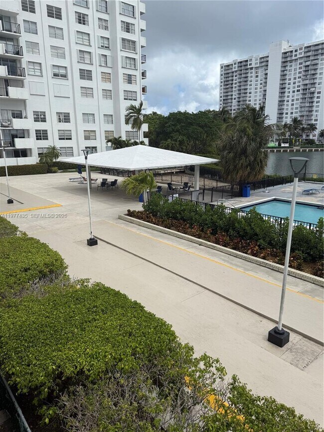 Building Photo - 2750 NE 183rd St