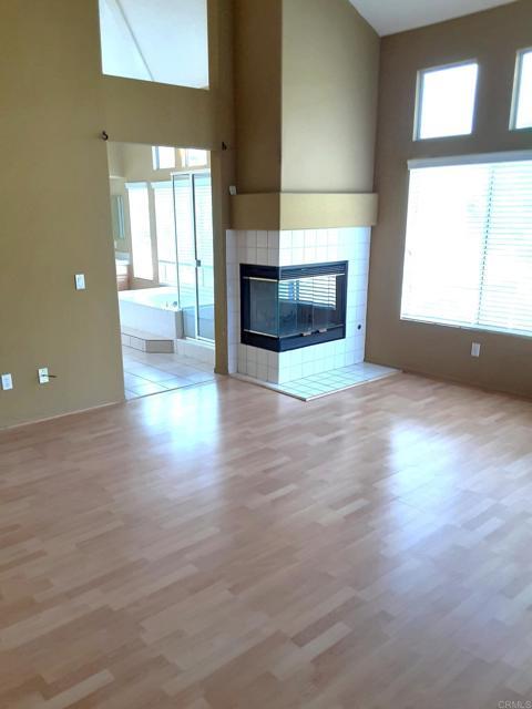 Building Photo - 586 Parkside Dr