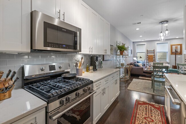 Building Photo - 1453 Girard St NW