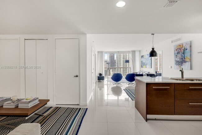 Building Photo - 495 Brickell Ave