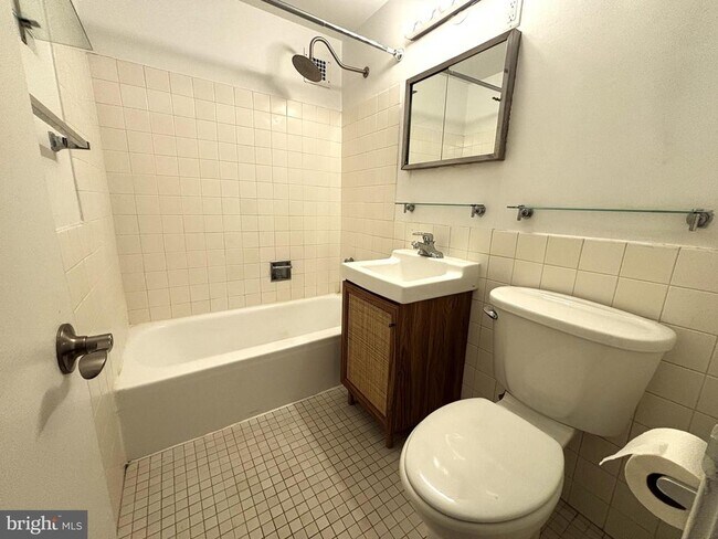 Building Photo - 1301 Delaware Ave SW