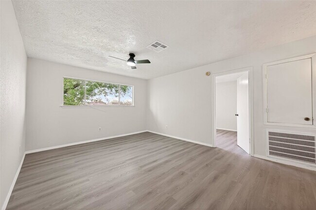 Building Photo - Beechbend Drive, Missouri City, TX 77489 - 4 BR 2.5 BA single-family home