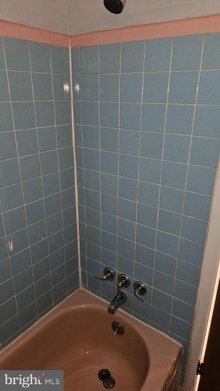 Building Photo - 529 McKinley St