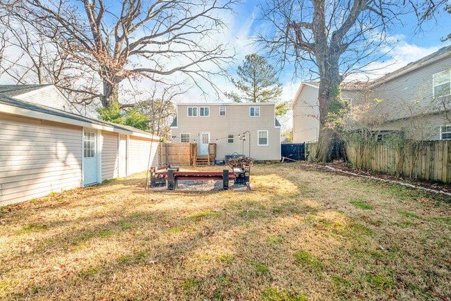 Building Photo - 3221 Locust Ave