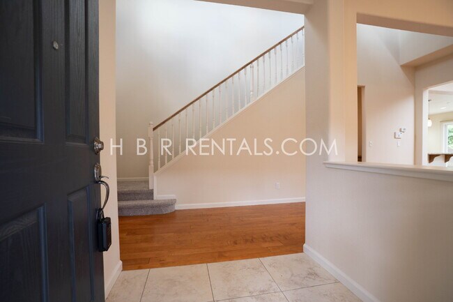 Building Photo - Questa Village - Mountain House- Spacious & Stylish 5-Bedroom Retreat in Mountain House – 3.5 Bat...