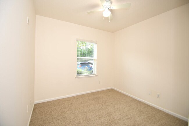 Building Photo - 2211 Golden Lake Loop