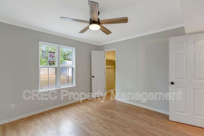 Building Photo - 1411 Oaklanding Rd