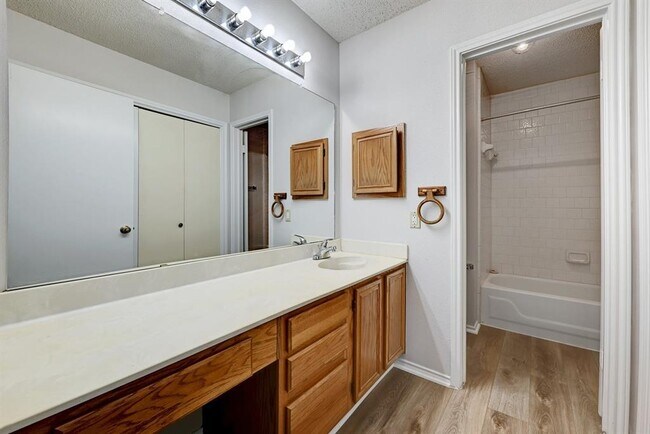 Building Photo - 4608 Castleman Dr