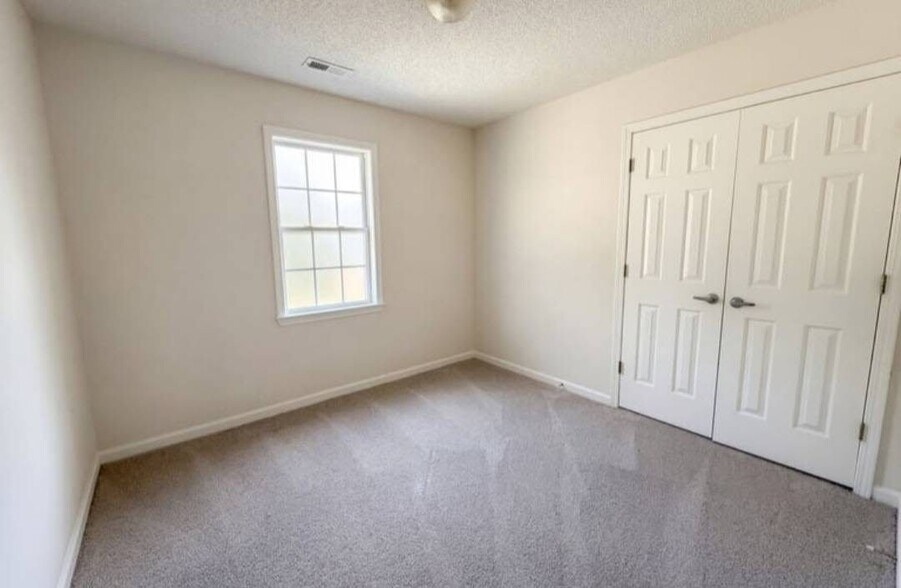 Building Photo - 412 Black Forest Dr