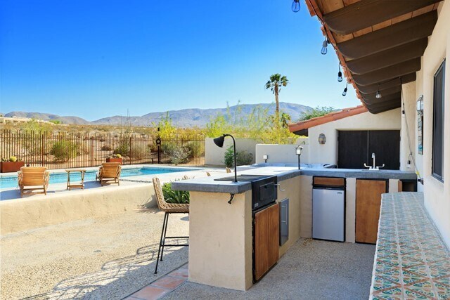 Building Photo - 2122 Rams Hill Dr