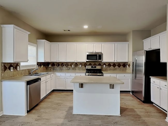 Building Photo - 2095 Somerset Pl SE