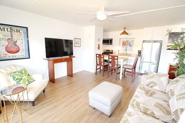 Building Photo - Kihei Villa - Nicely Furnished 1Bed/1Bath located in the heart of Kihei across the street from th...