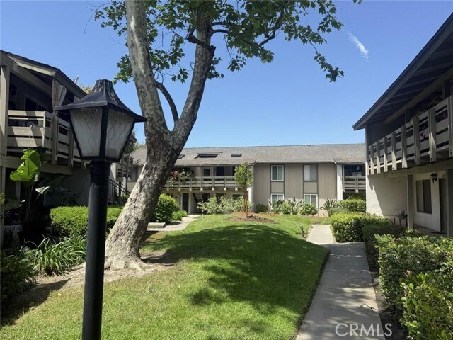 Building Photo - 23732 Hillhurst Dr