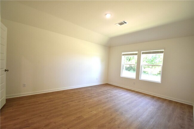 Building Photo - 346 Texas Ave