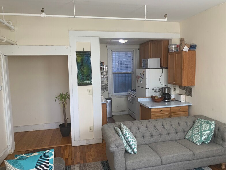 Building Photo - 360 Riverway