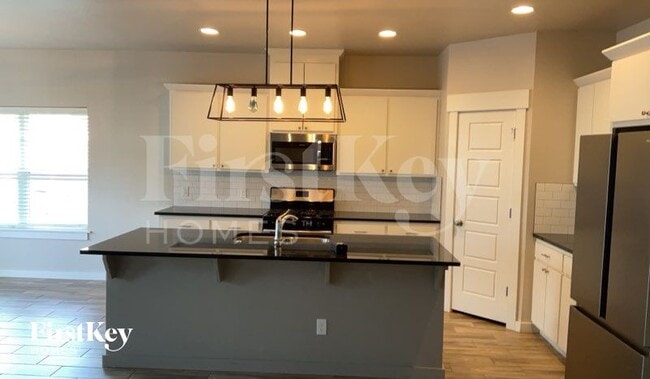 Building Photo - 609 NW 179th Cir