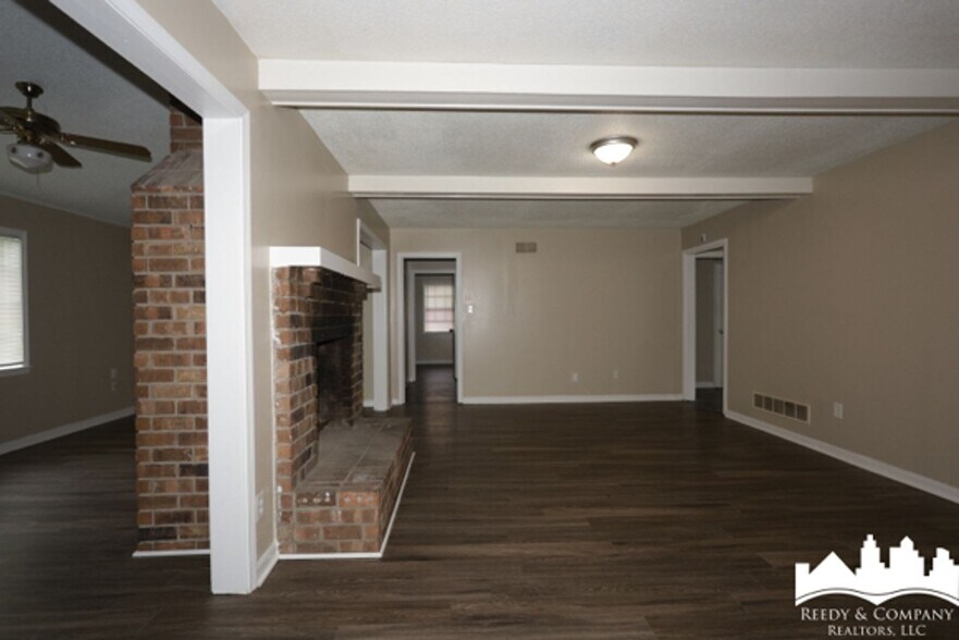 Building Photo - 5291 Twin Woods Ave