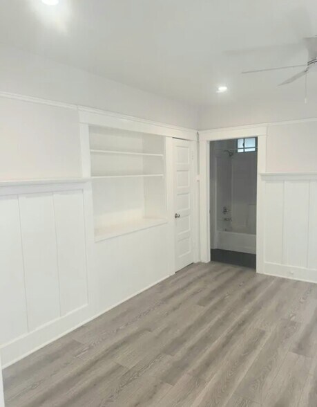 Building Photo - 1310 W 22nd St