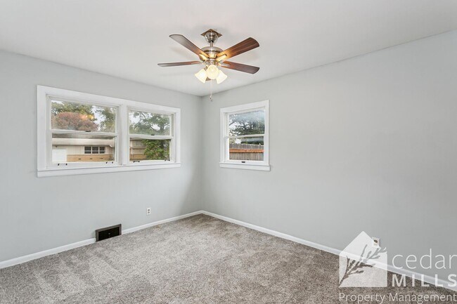 Building Photo - 3 Bedroom Home in North Wichita