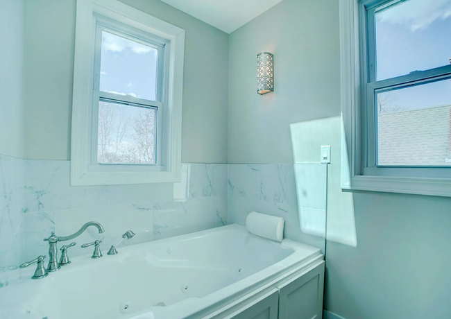Building Photo - Perfect 5BR Home in Uptown!