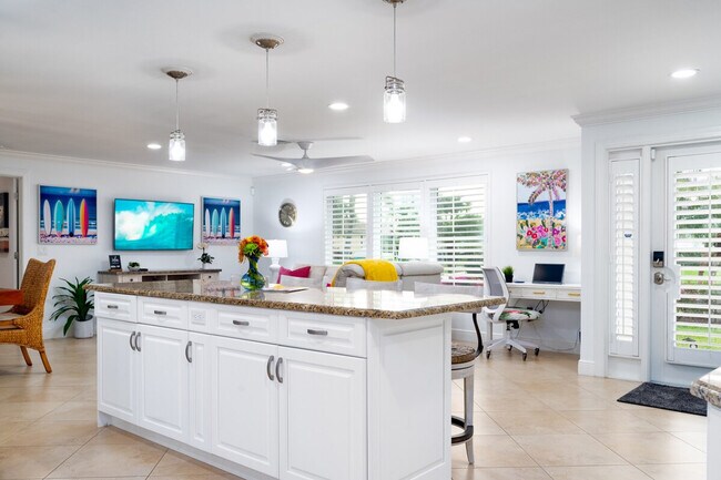 Building Photo - 149 Beachcomber St