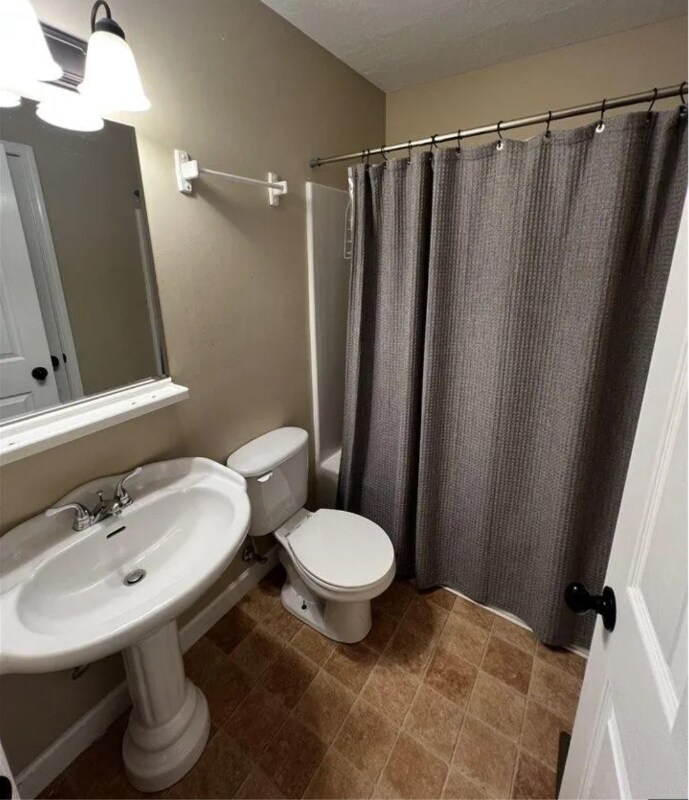 Building Photo - 225 Charger Ln