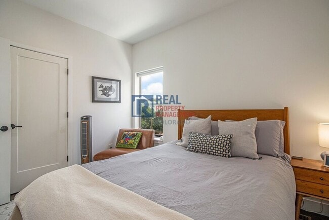 Building Photo - 2349 Decatur St