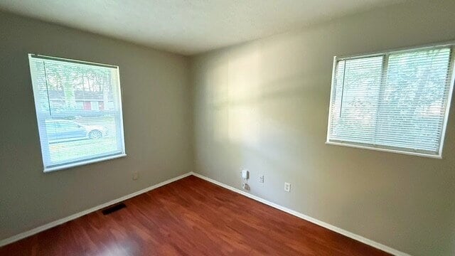 Building Photo - EAST SIDE 3 BEDROOM RANCH AVAILABLE NOW!