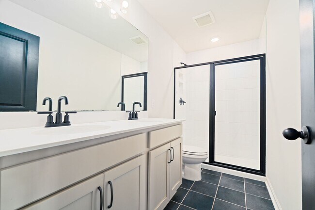 Building Photo - Elegant & Spacious Home in Summerville’s Cane Bay Community