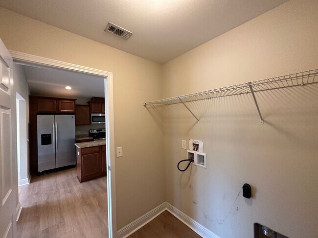 Building Photo - 3 bed 2 bathroom home in Avalon Estates in Milton!